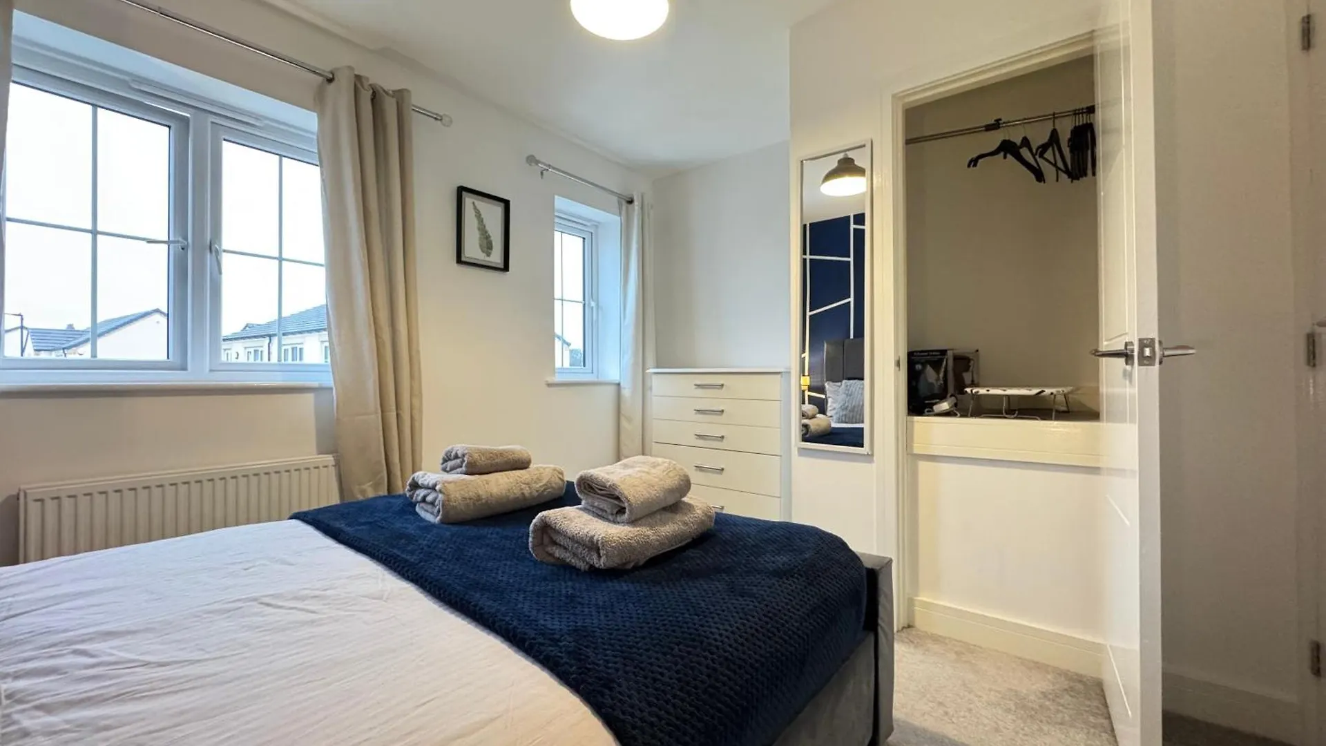 Modern 2 Bedroom Home In Central Location With 3 Beds And Free Driveway Parking Doncaster Casa vacanze